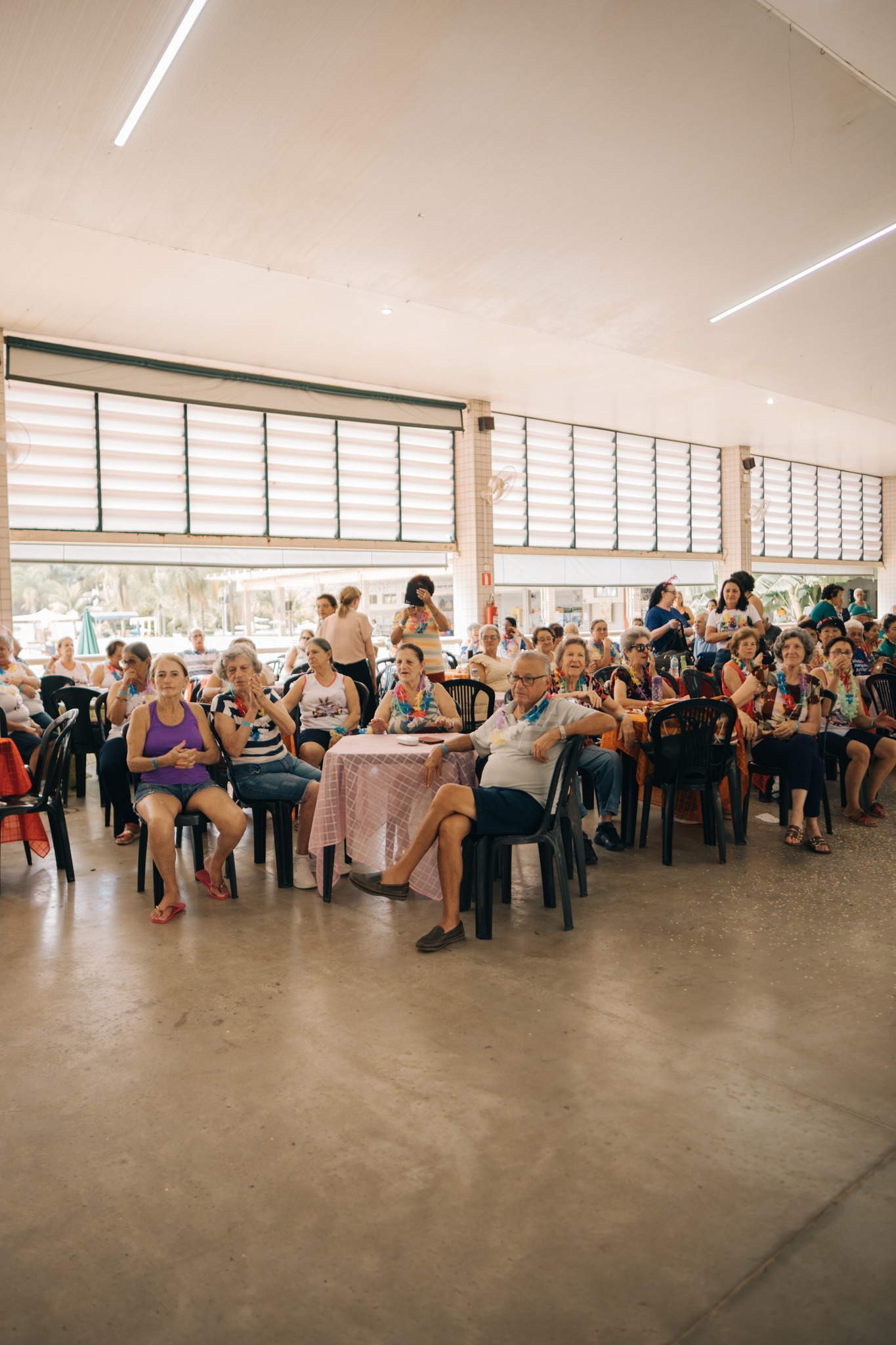 Nossa Melhor Idade, do Centro de Convivência de Serra Azul participam do Carnaval da Melhor Idade em Ribeirão Preto.